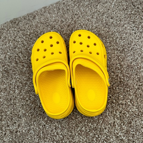 Waterproof Yellow Clogs - Picture 2 of 5
